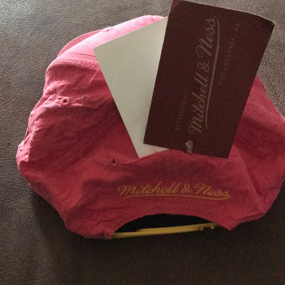 Mitchell & Ness Miami Heat Snapback Hat - Picture 5 of 6